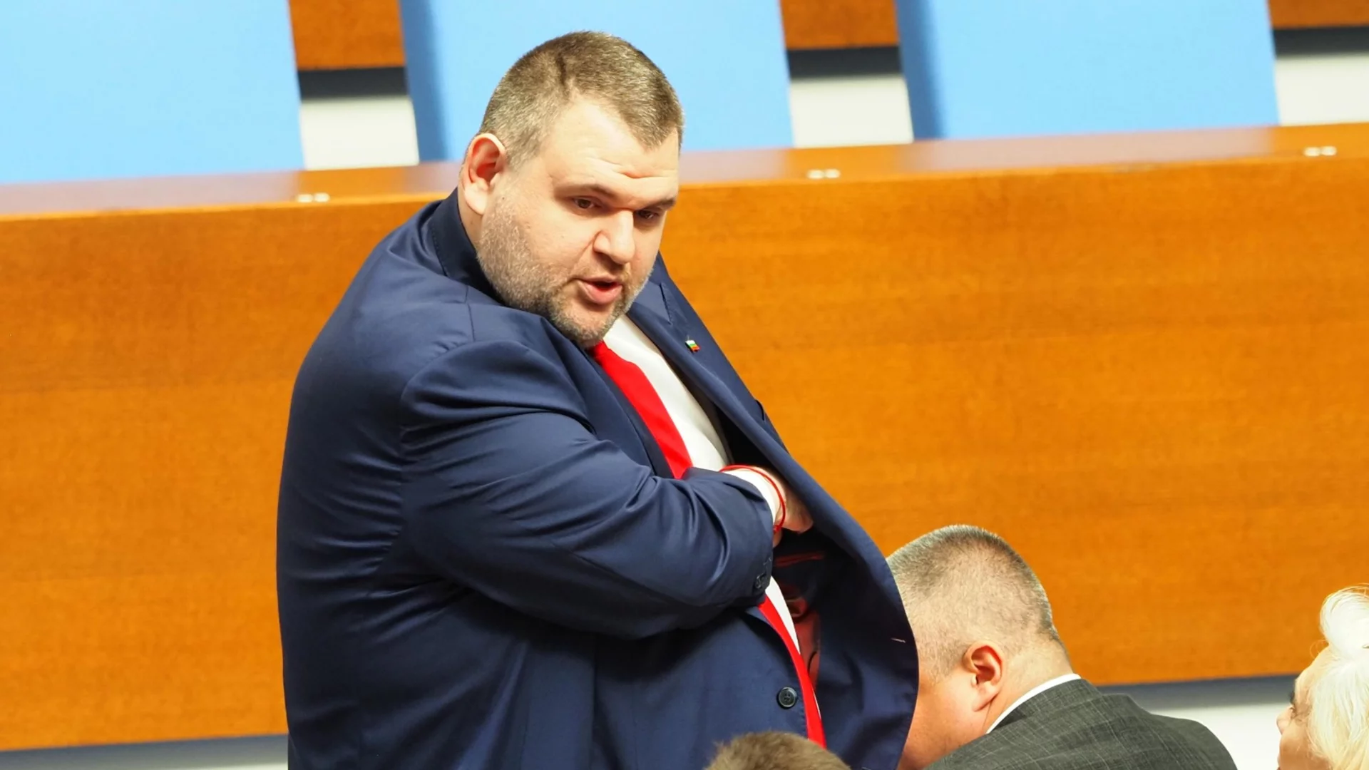 Промените в НСО на Пеевски -  за да няма "Лади" и "Москвичи" със сини лампи