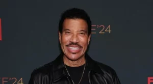 Семейството на Лайнъл Ричи ще се увеличи с ново попълнение (СНИМКА)