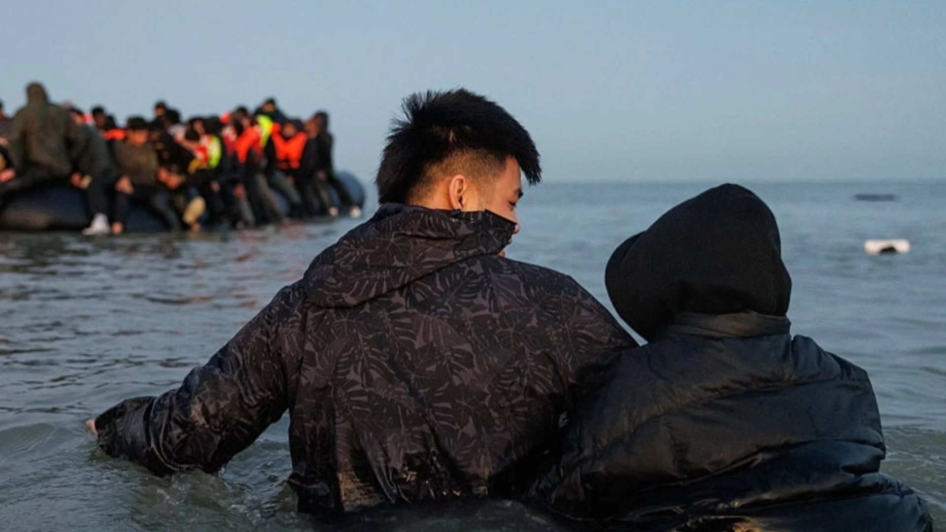 Този път не успяха да ги спасят: Лодка с мигранти се разби в Егейско море