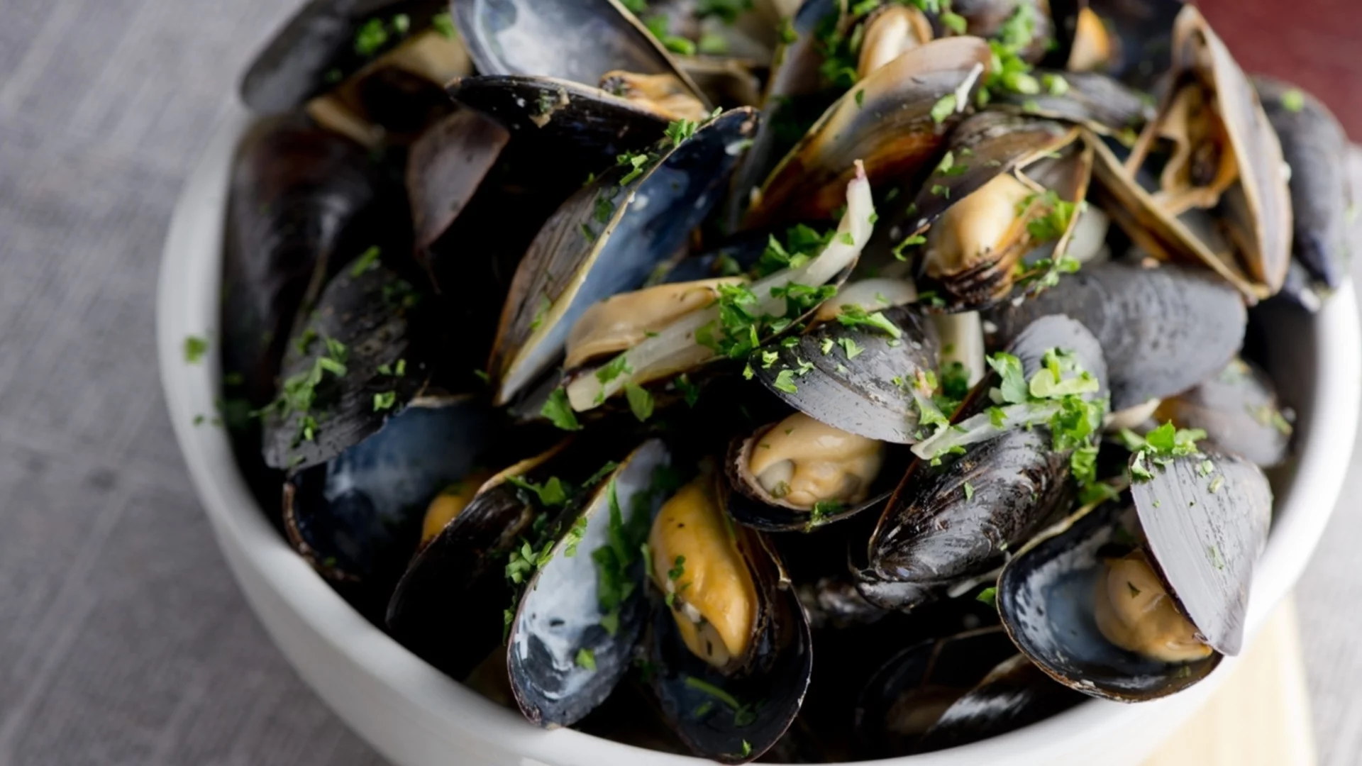 След подводни претърсвания: Финансирана от ЕС ферма за миди в Черно море се оказа само пясък 