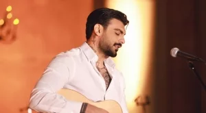 Белязан от етикети и предразсъдъци: Меди открито за болката си, която превръща в изкуство 