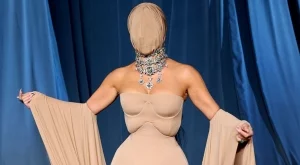 Звезда шокира с визията си. Може ли да познаете коя е? 