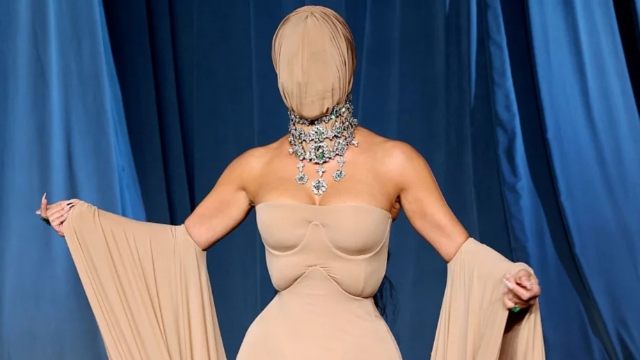 Звезда шокира с визията си. Може ли да познаете коя е? 