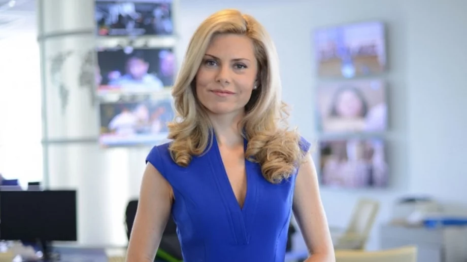 Деси Банова преди 27 години: Ретро СНИМКА показва началото на кариерата ѝ