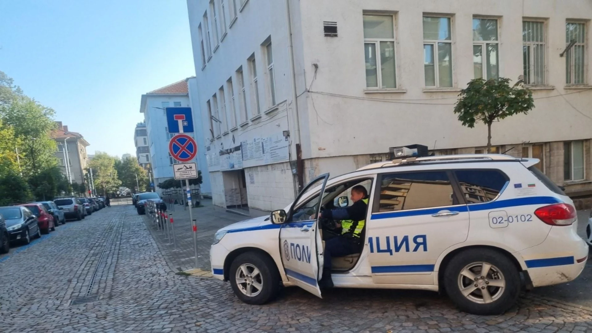 Спречкване, лютив спрей и евакуация в училище в Бургас