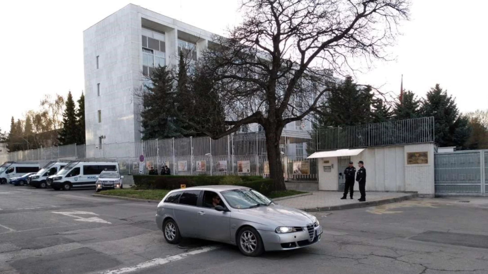 Сигнал: Готви се тайна имотна сделка на Русия в България в разрез със санкциите на ЕС