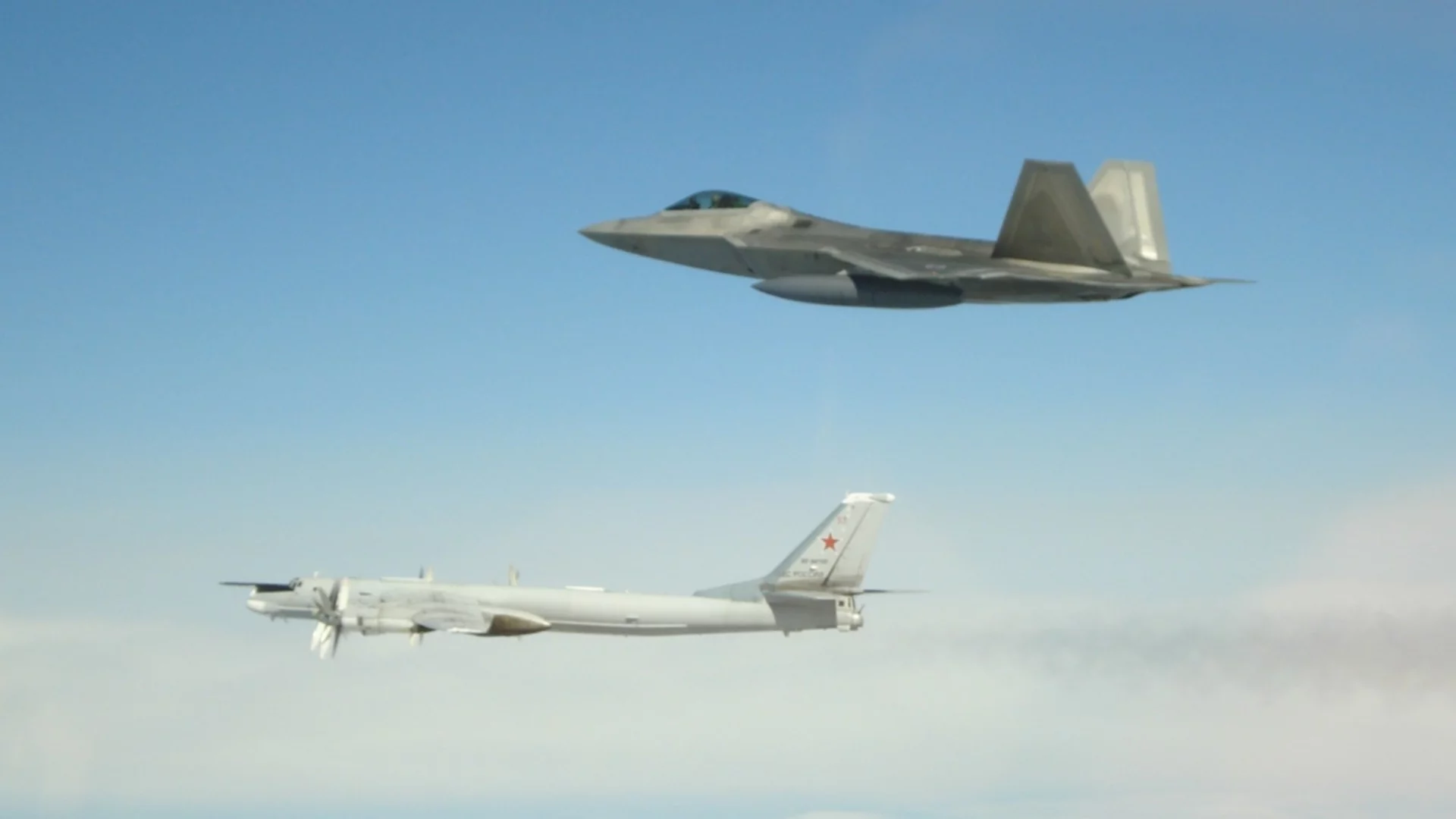 И Япония вдигна изтребители заради руски бомбардировачи