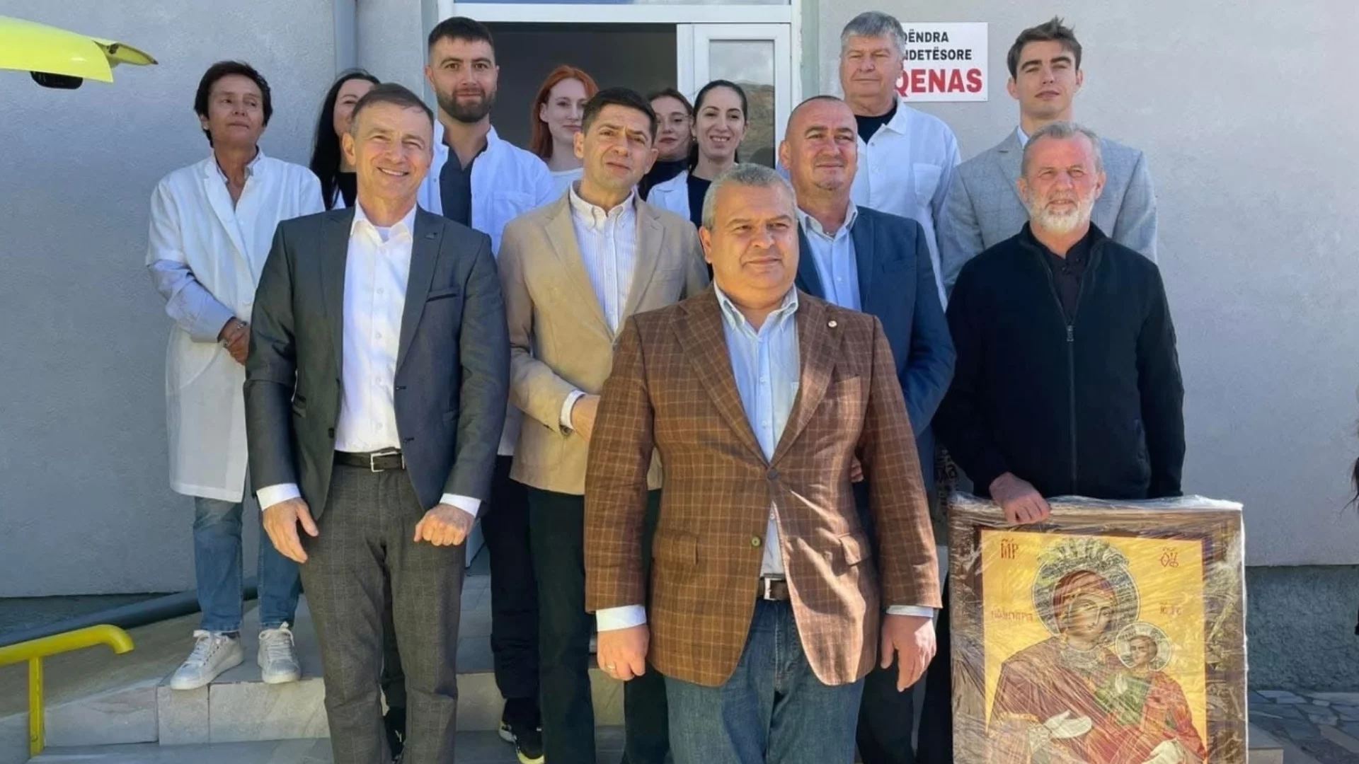 Лекари от Мала Преспа, завършили в България, се завърнаха да лекуват сънародниците си в Албания