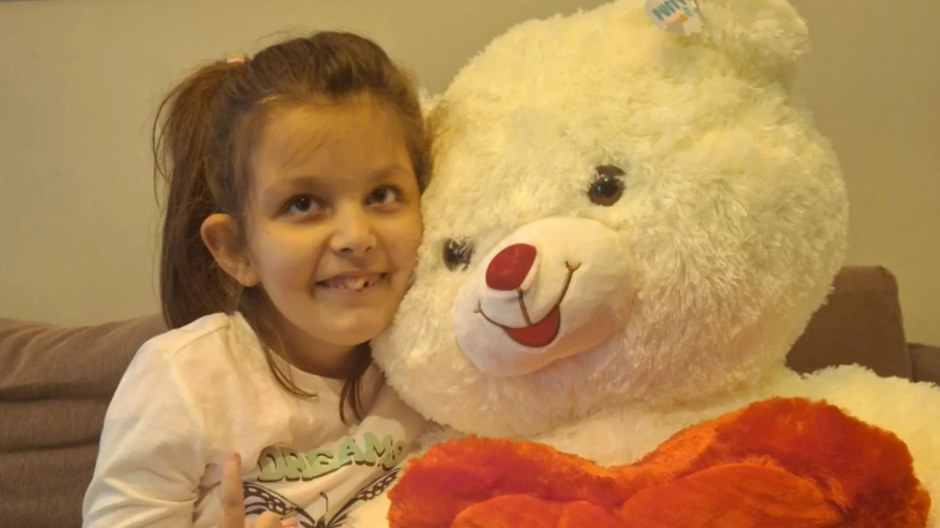 Да помогнем на Анна-Мария да проходи