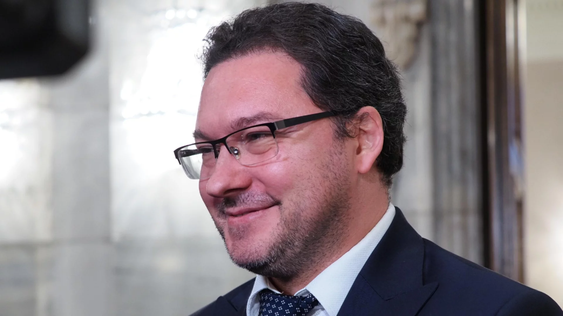 Вътрешният министър хвали двама полицаи за отказан подкуп на пътя