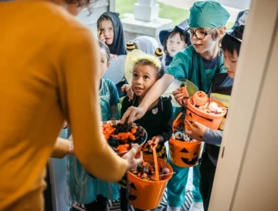 Хелоуин: Как дeцата да НЕ прекалят със захарта