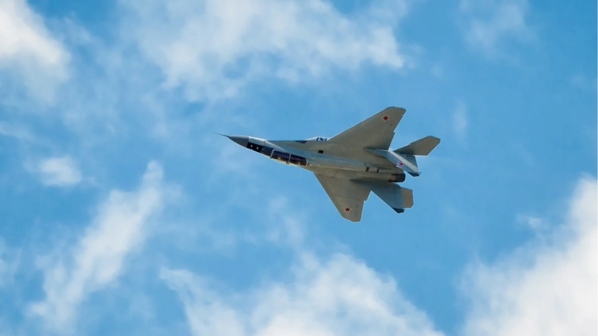 Русия възобнови полети до една от военновъздушните си бази в Сирия