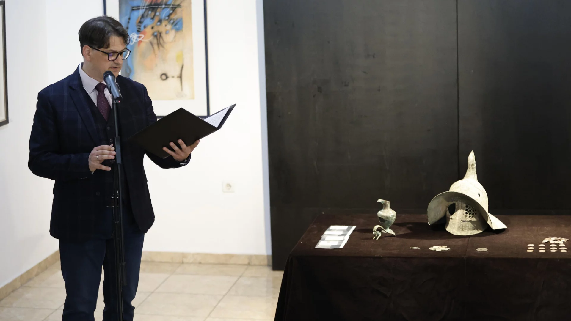 Незаконен договор за 100-200 лв. на театралната школа на министъра на културата: Кметът на "Изгрев" извади документи