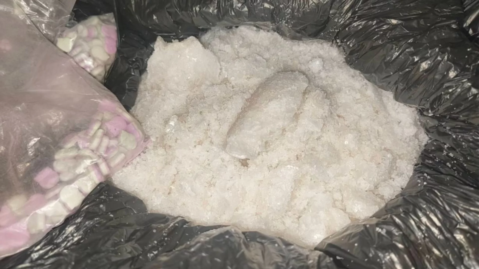 След спецакция: 64 задържани, две разбити бази и хванато голямо количество дрога (СНИМКИ)