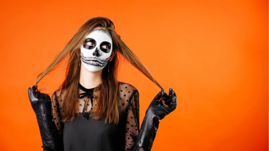 Звезден абсурд: Шокиращите Хелоуин визии на знаменитостите през годините (СНИМКИ)