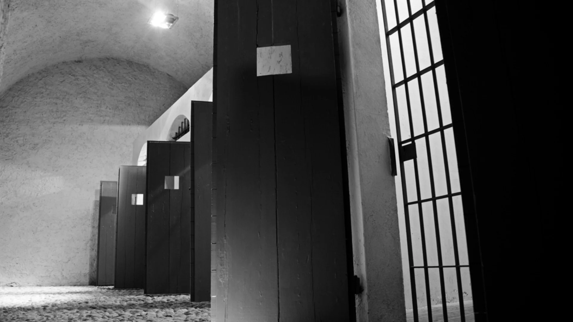 Осъден на над 11 000 години затвор бе открит мъртъв в килията си тази сутрин