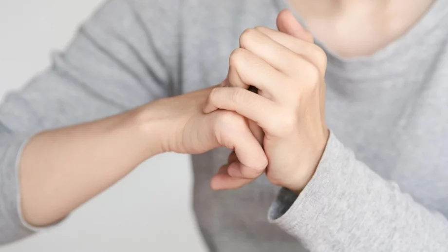 Защо ставите ви пукат: 5 често срещани причини, рискове и съвети за превенция