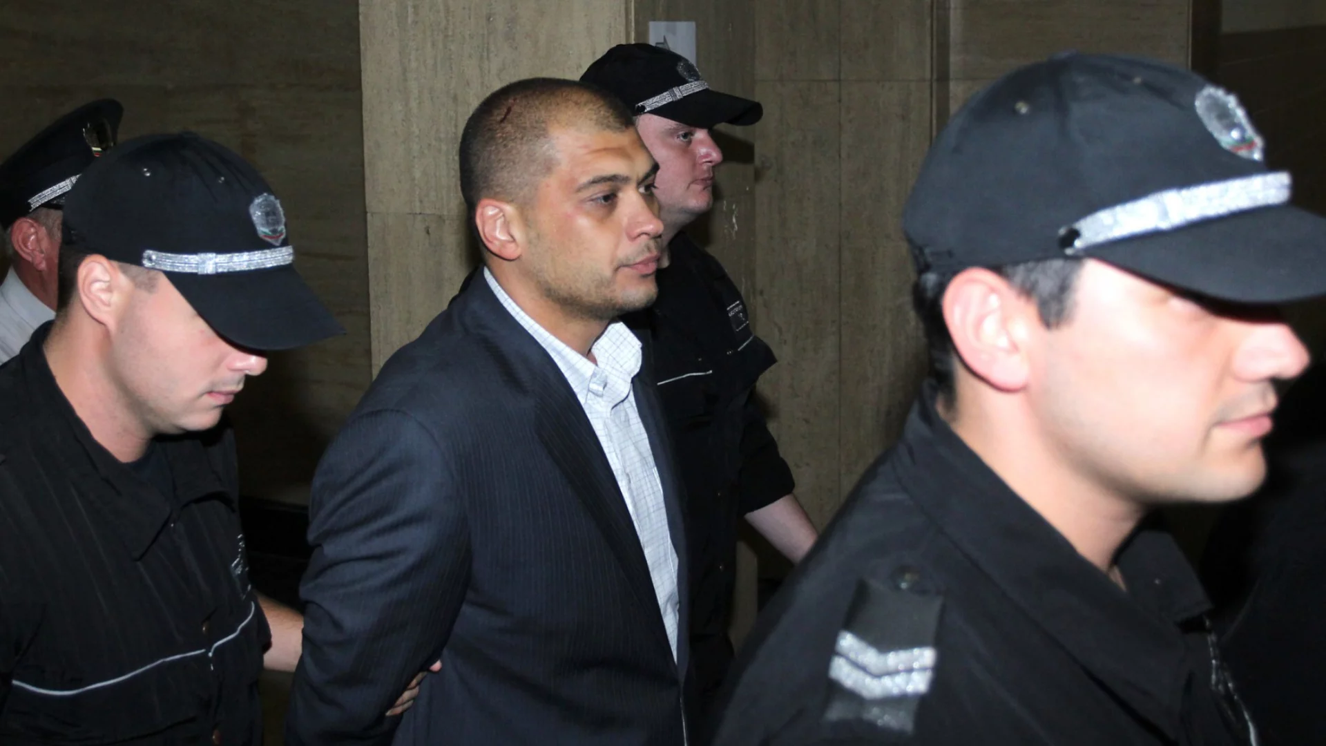 Съдът крие осъден ли е депутат на Пеевски и бивш кадър на Борисов, възмущава се Bird.bg