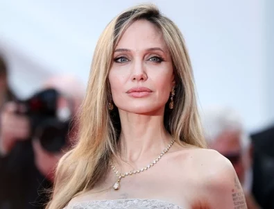 Анджелина Джоли отново в Украйна, посети Херсон (ВИДЕО)