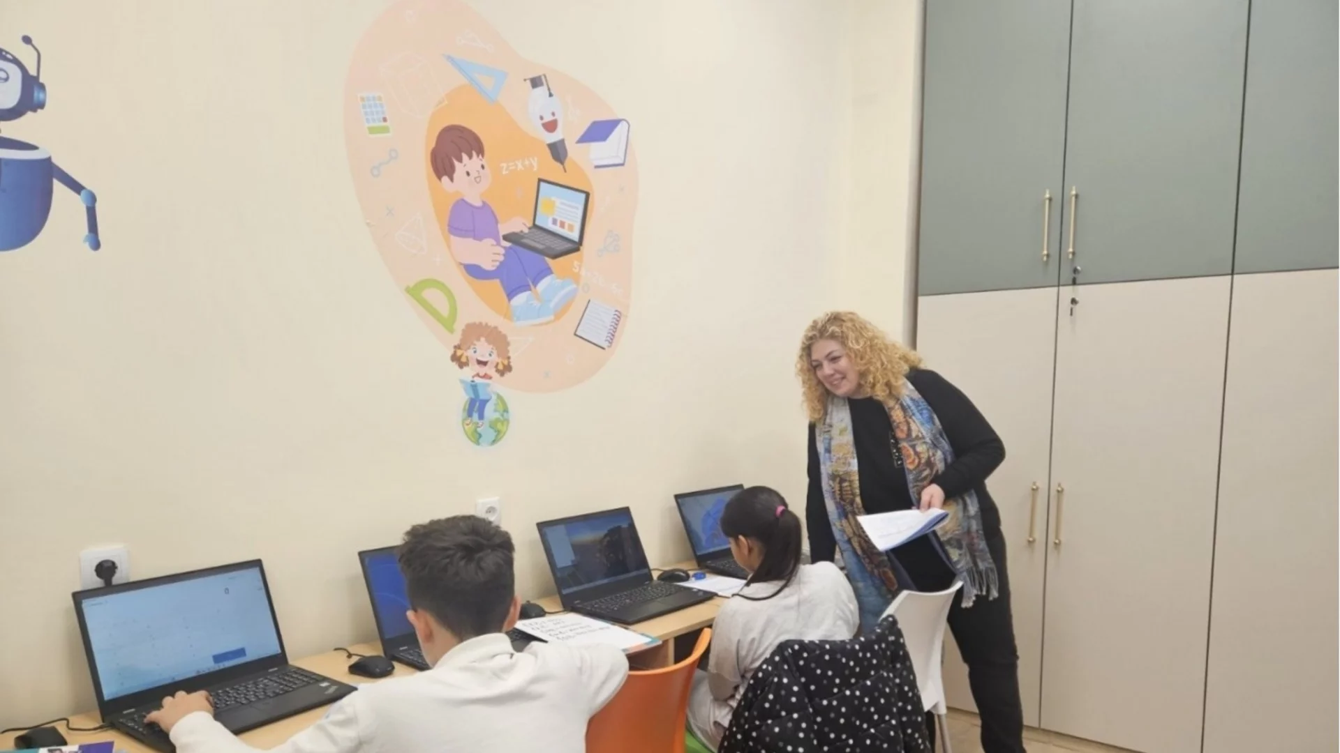 Голям интерес към новата школа по информационни технологии и компютърно моделиране в Бургас