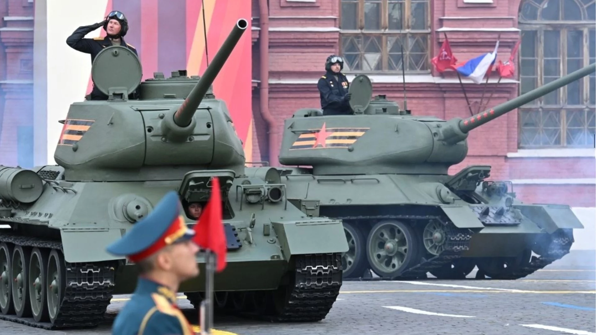 Огромен спад на поръчките в руския танков завод „Уралвагонзавод“, съкращават част от работещите