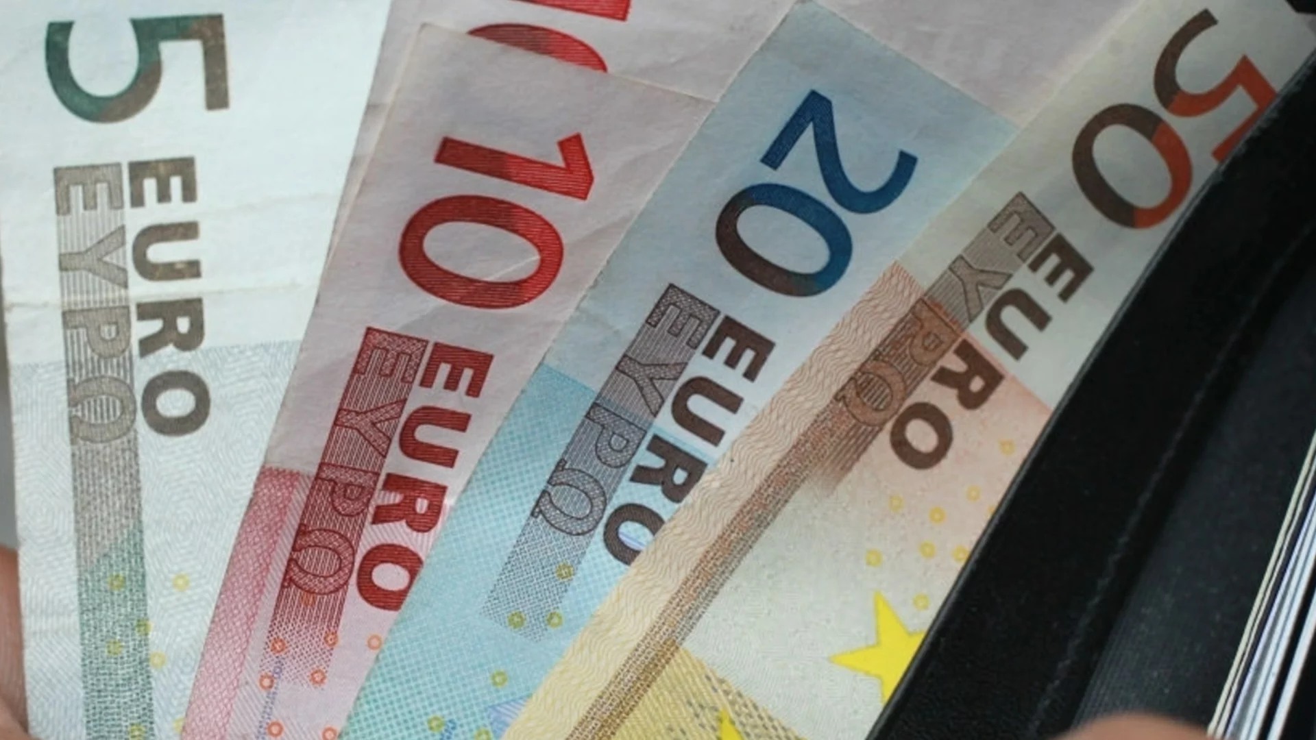 Изненадващ завой в курса на еврото в края на седмицата