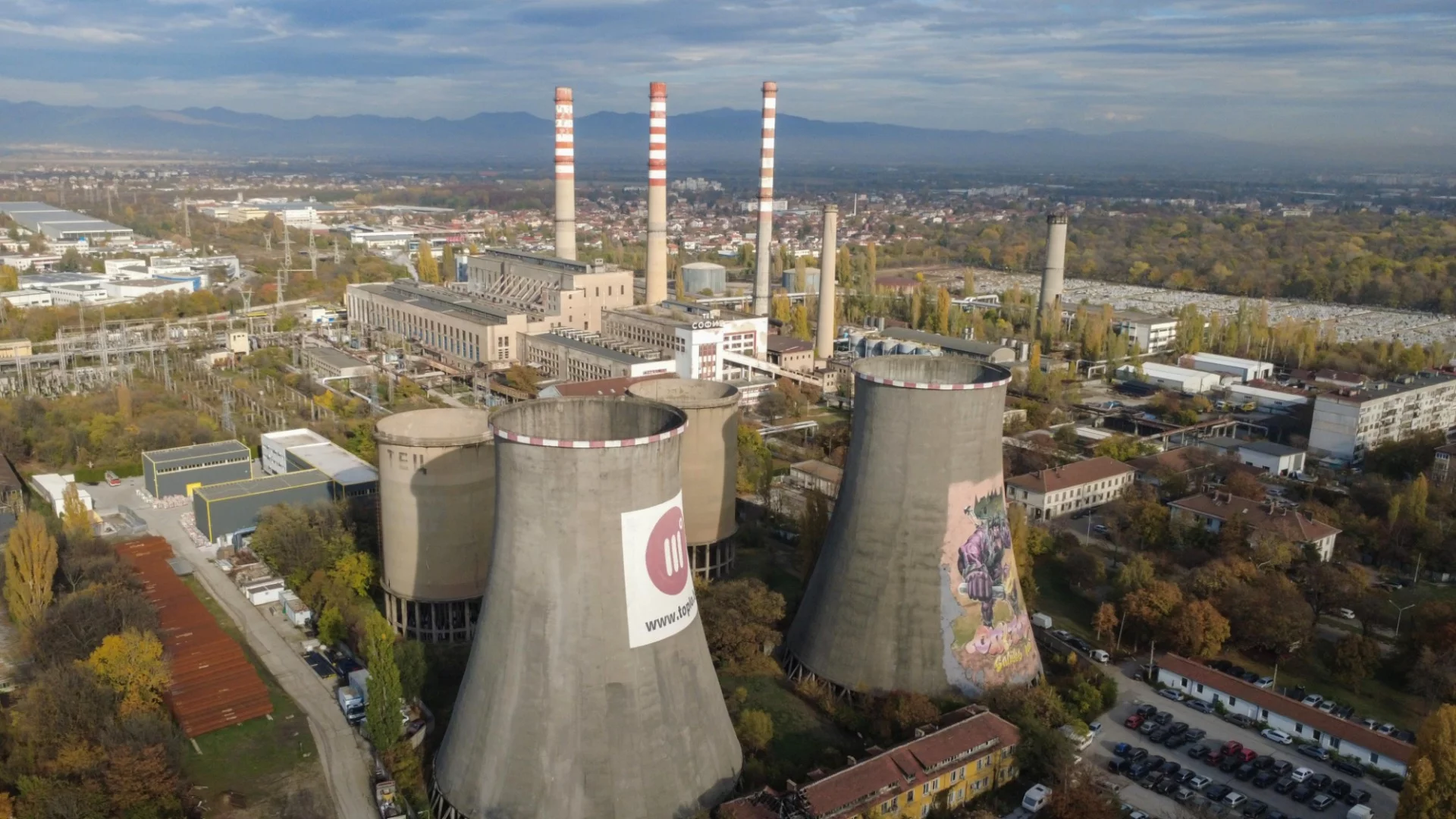 "Топлофикация" е начислила милиони левове повече за сметки? Експерти твърдят, че топломерите на сградите се манипулират