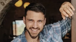 Щастие за Алекс Иванов от "Братя": Сгоди се на театралната сцена (СНИМКА)