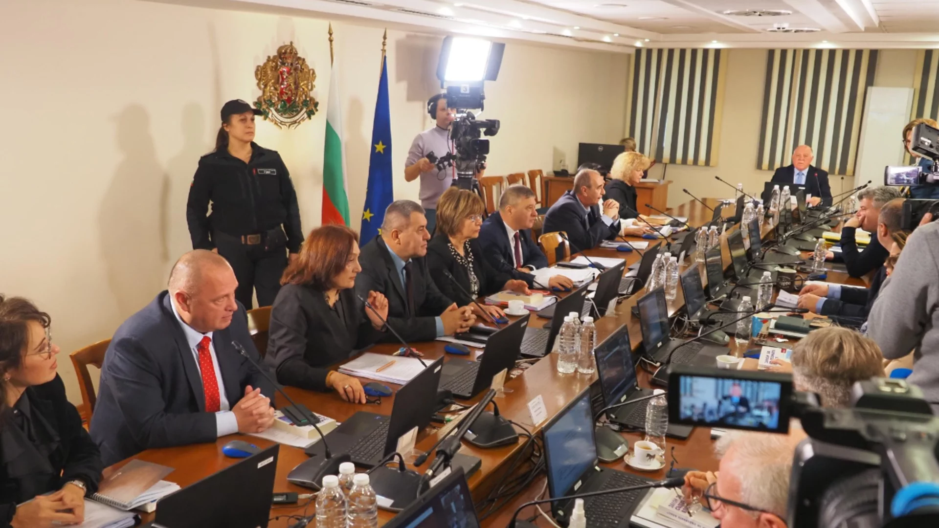 Весела Коледа във ВСС: Съдът си раздаде празнични бонуси за 7 милиона напук на обвиненията