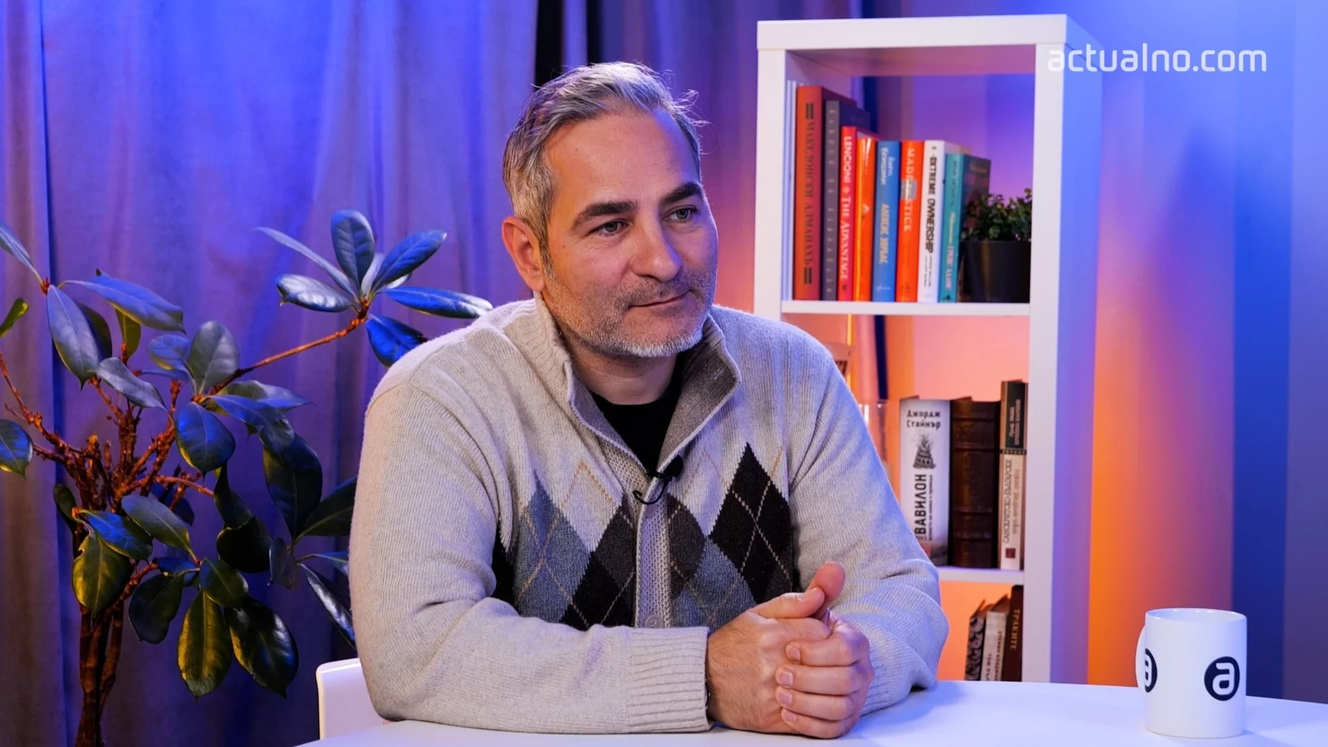 Борисов по един или друг начин е в ролята на този Дон Жуан, първичен съблазнител на всяка една част от българското общество   