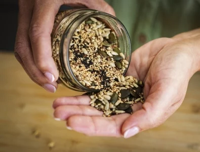 Тези малки семенца понижават холестерола и регулират кръвното