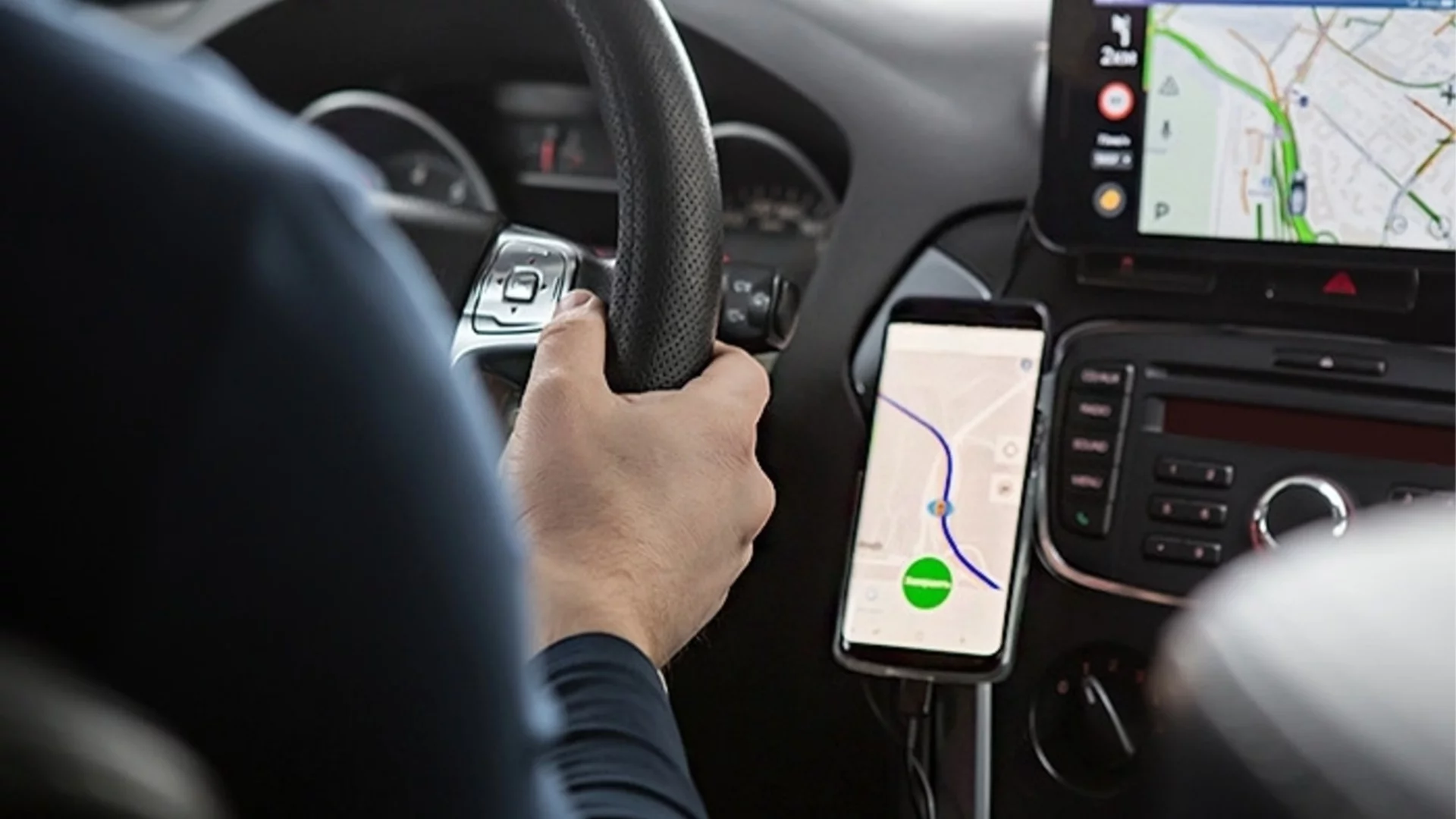 Защо на трябва да оставяте смартфони или лаптопи в колата