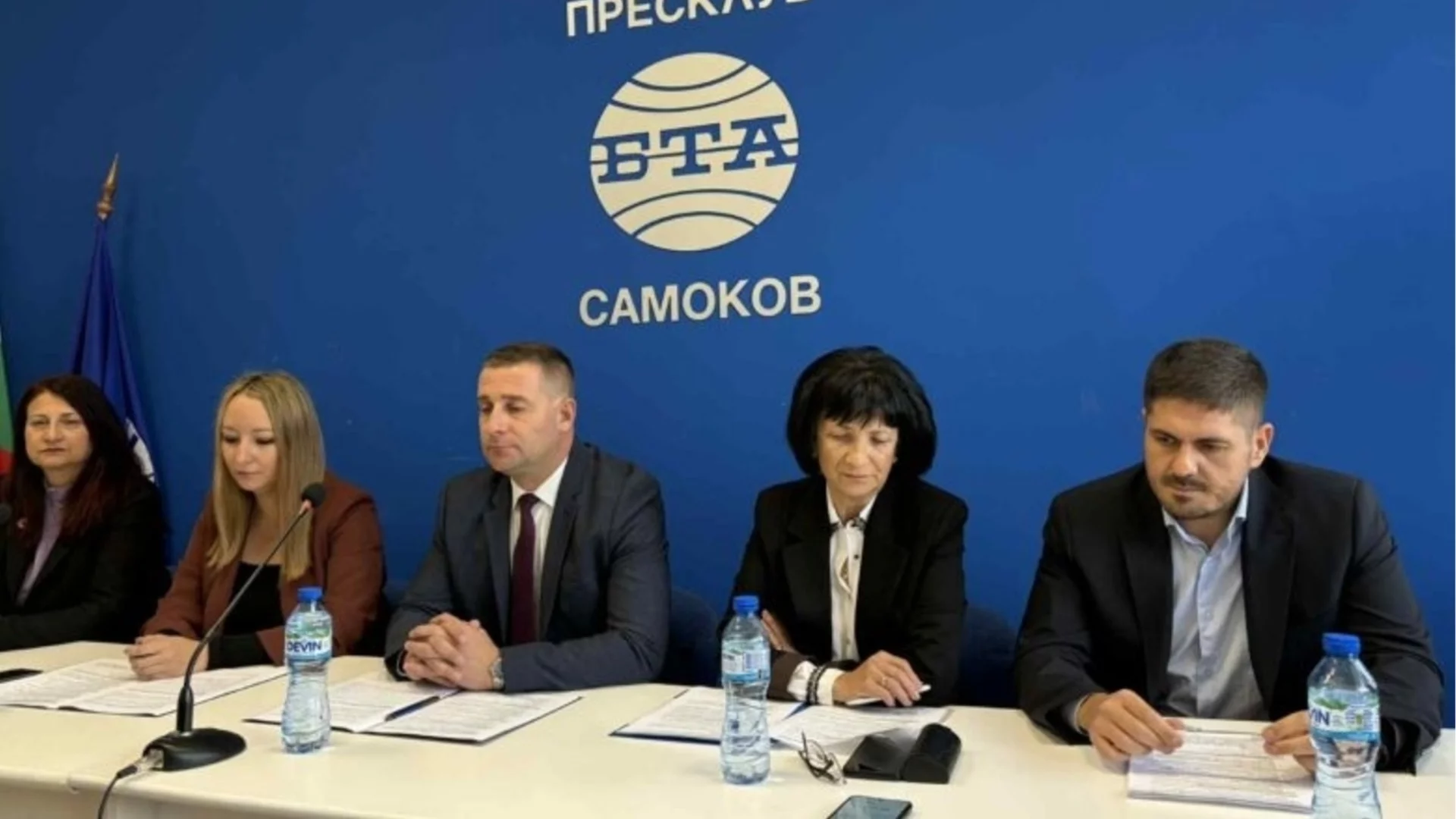 Повече туристи, видеонаблюдение и ремонти на читалища и улици отчете кметът на Самоков за две години управление