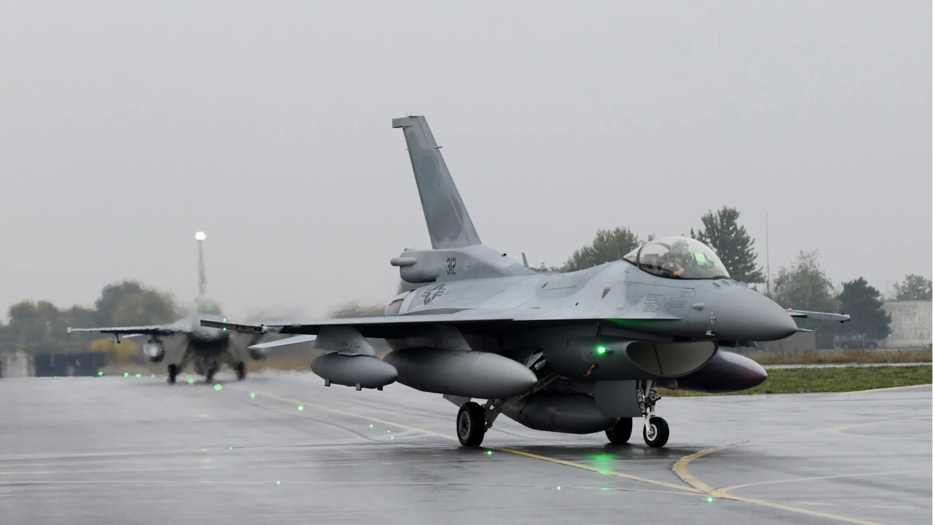 Министерството на отбраната отлага плащане на 361 млн. евро за F-16