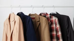 Най-изисканата алтернатива на класическото черно сако тази зима (СНИМКИ)