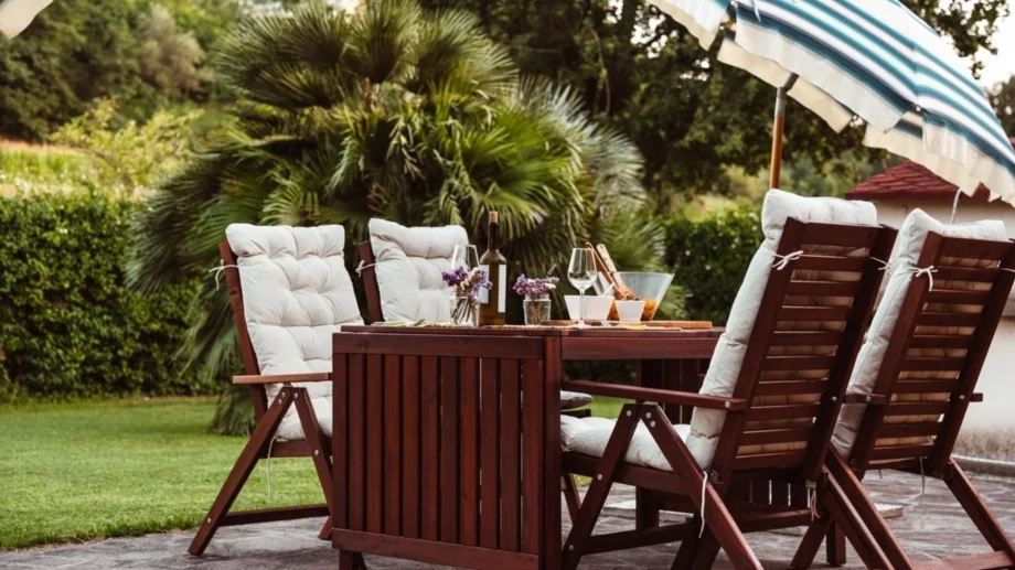 5 идеи за обзавеждане на градината - градински комплекти и дивани