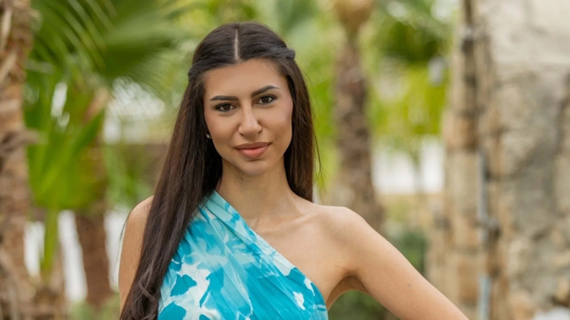 Новото момиче в "Ергенът: Любов в рая" се разочарова от първата среща (ВИДЕО)