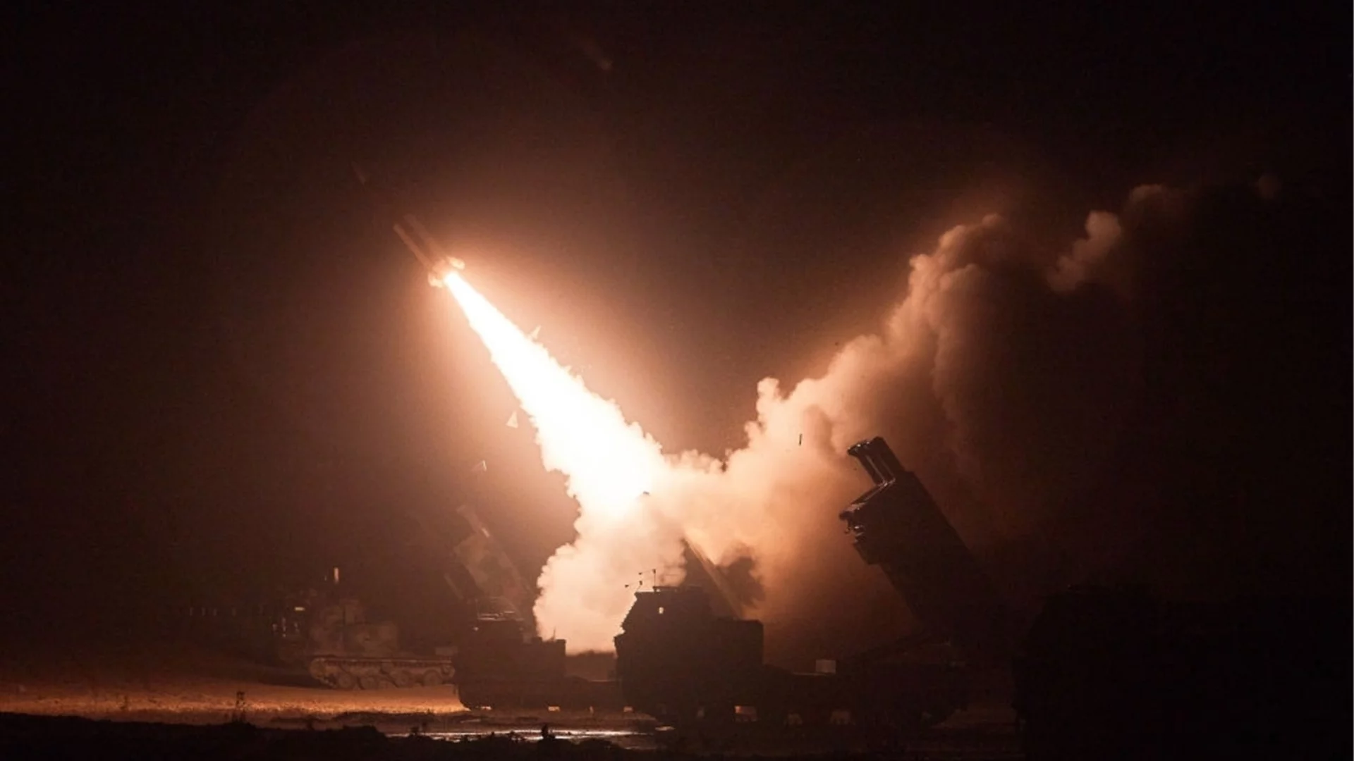 Украйна нанесе удар с ракети ATACMS, дронове затвориха московски летища (ВИДЕО)