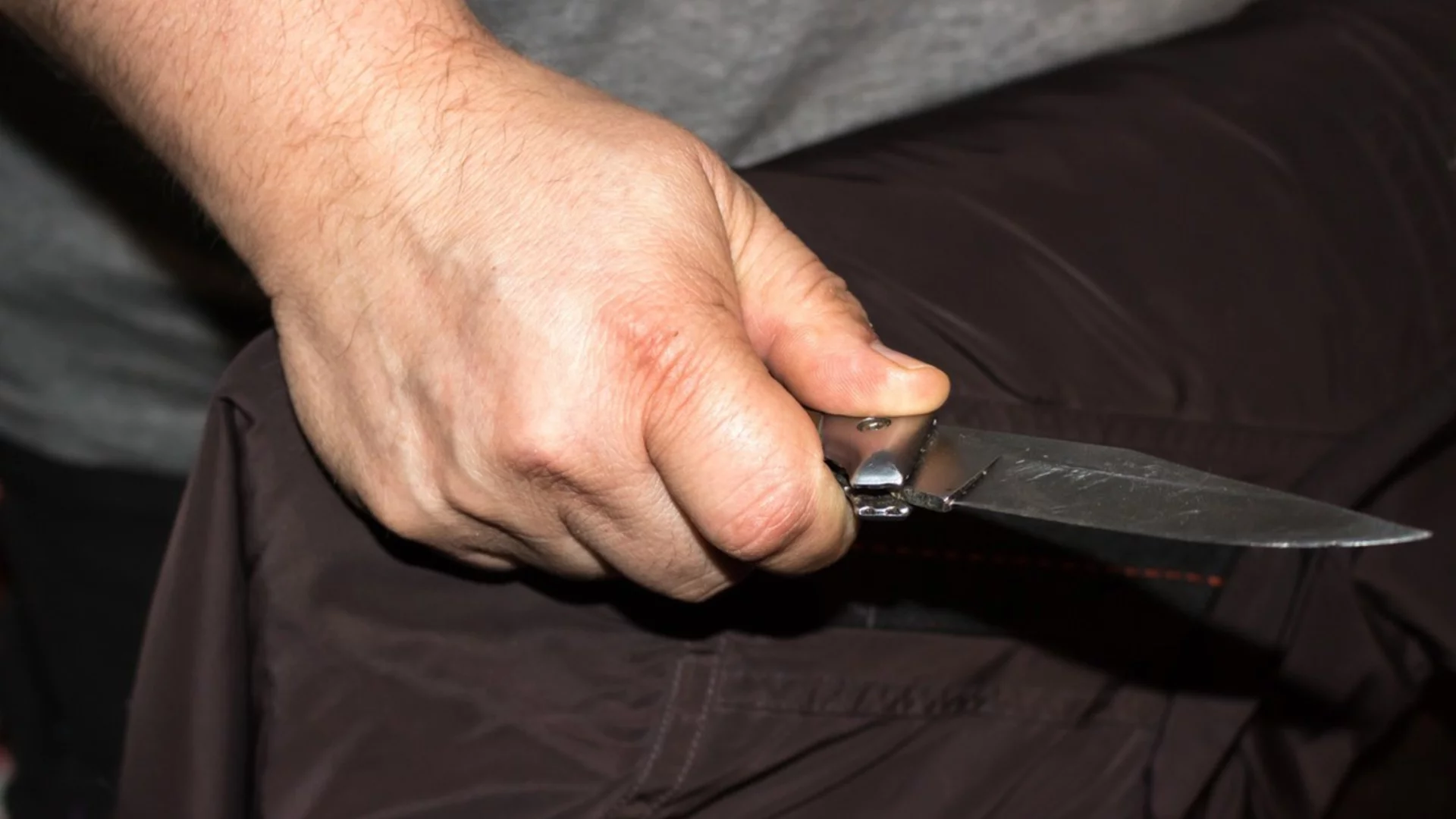 Заради хазарт: Клиент намушка с нож таксиметров шофьор