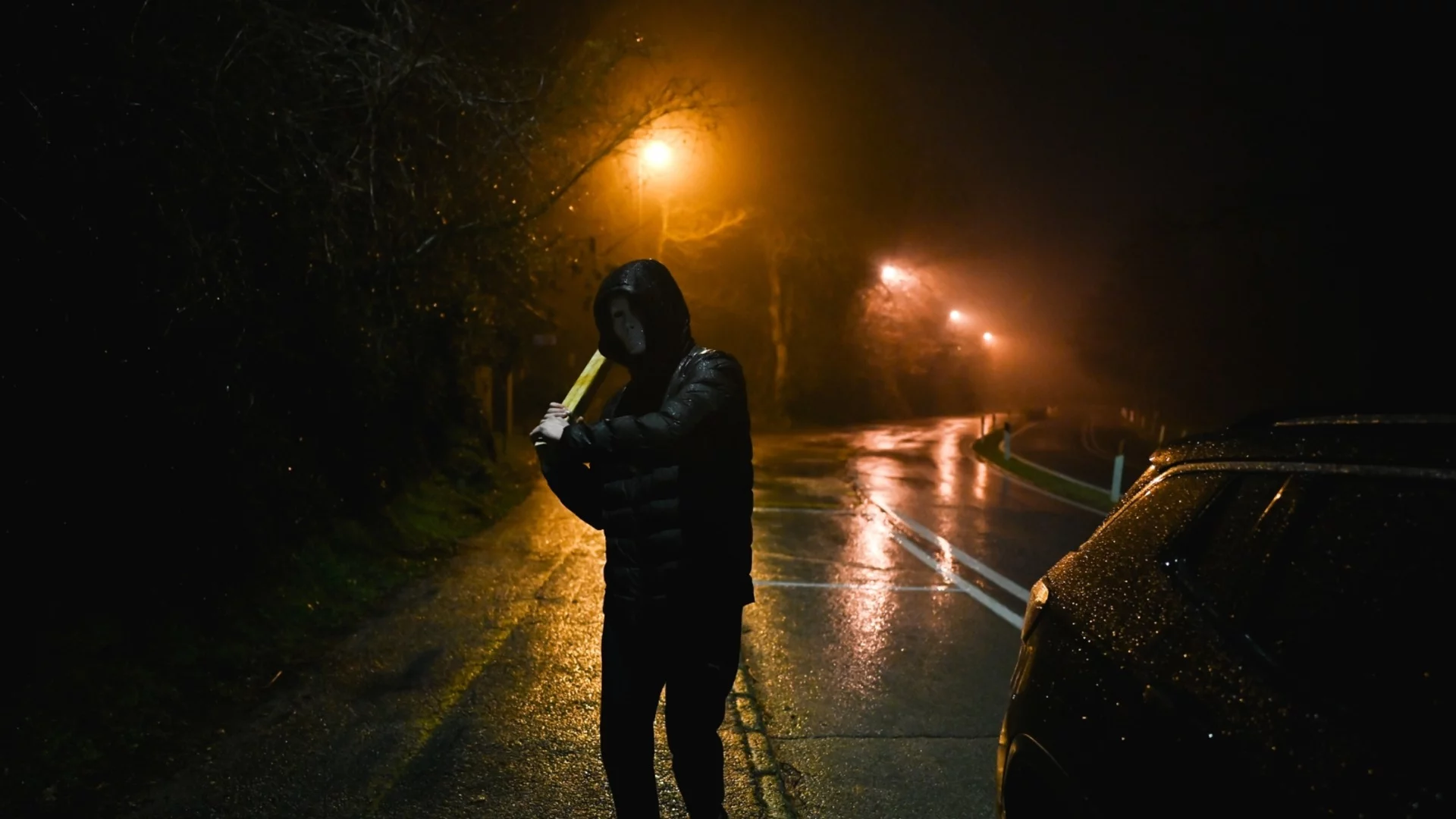 Пребили го непознати: 15-годишен е в болница