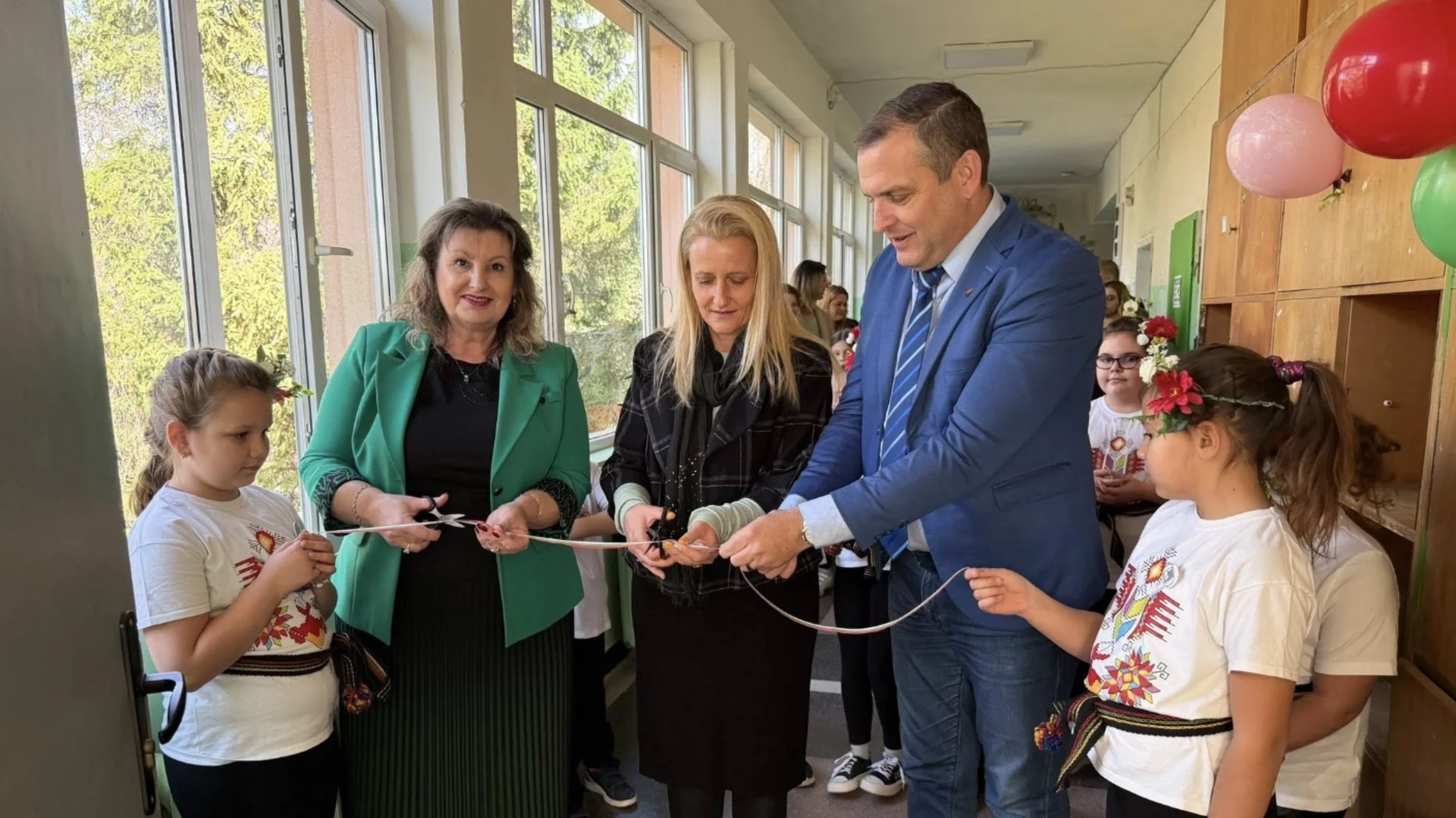 Село до Костинброд се сдоби с новооткрит STEM център