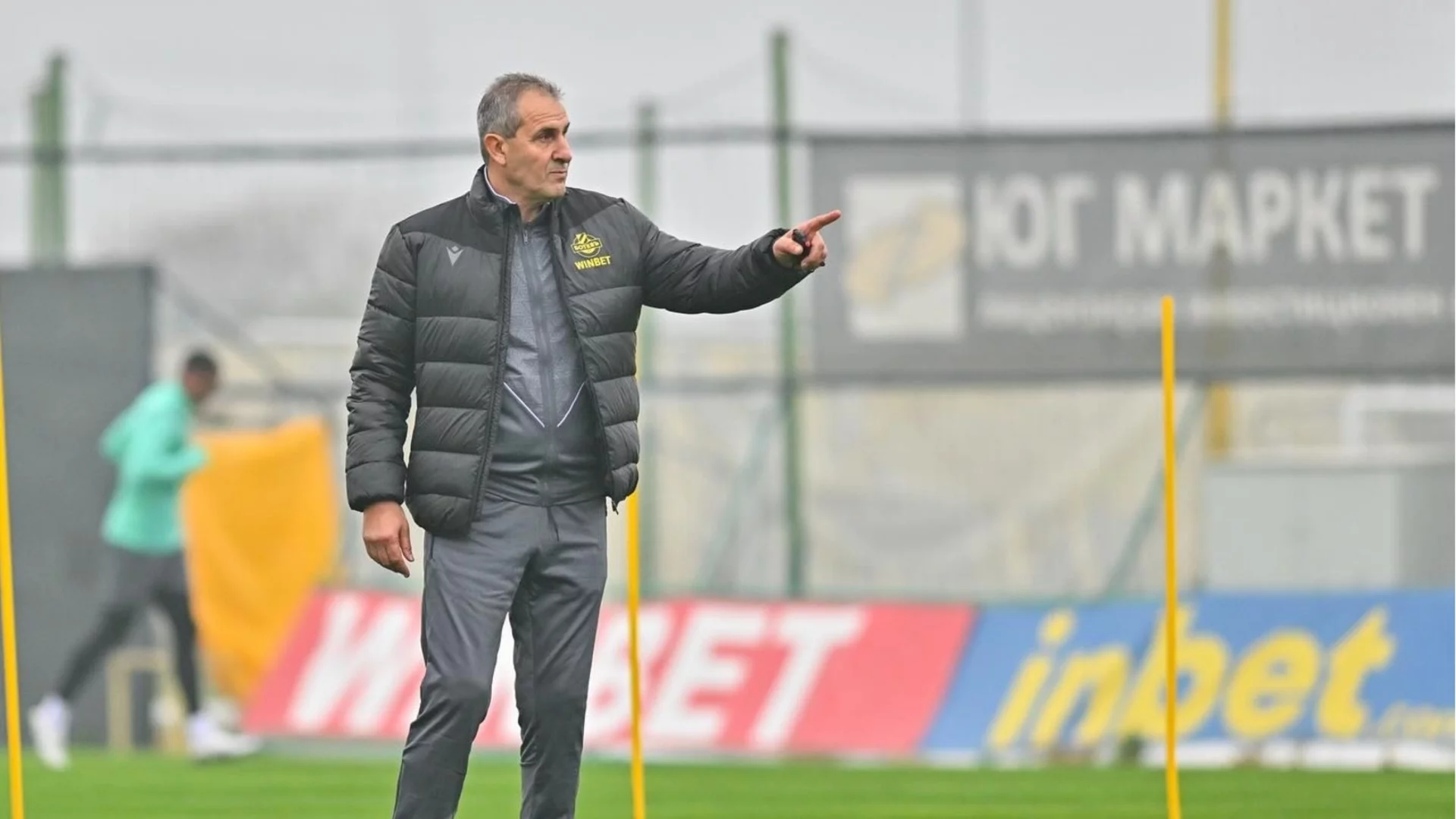 Херо предупреди съдиите и каза къде иска да завърши треньорската си кариера