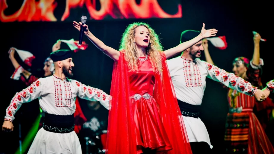 Деси Добрева и над 500 изпълнители на благотворителния концерт "Гиздава" в София