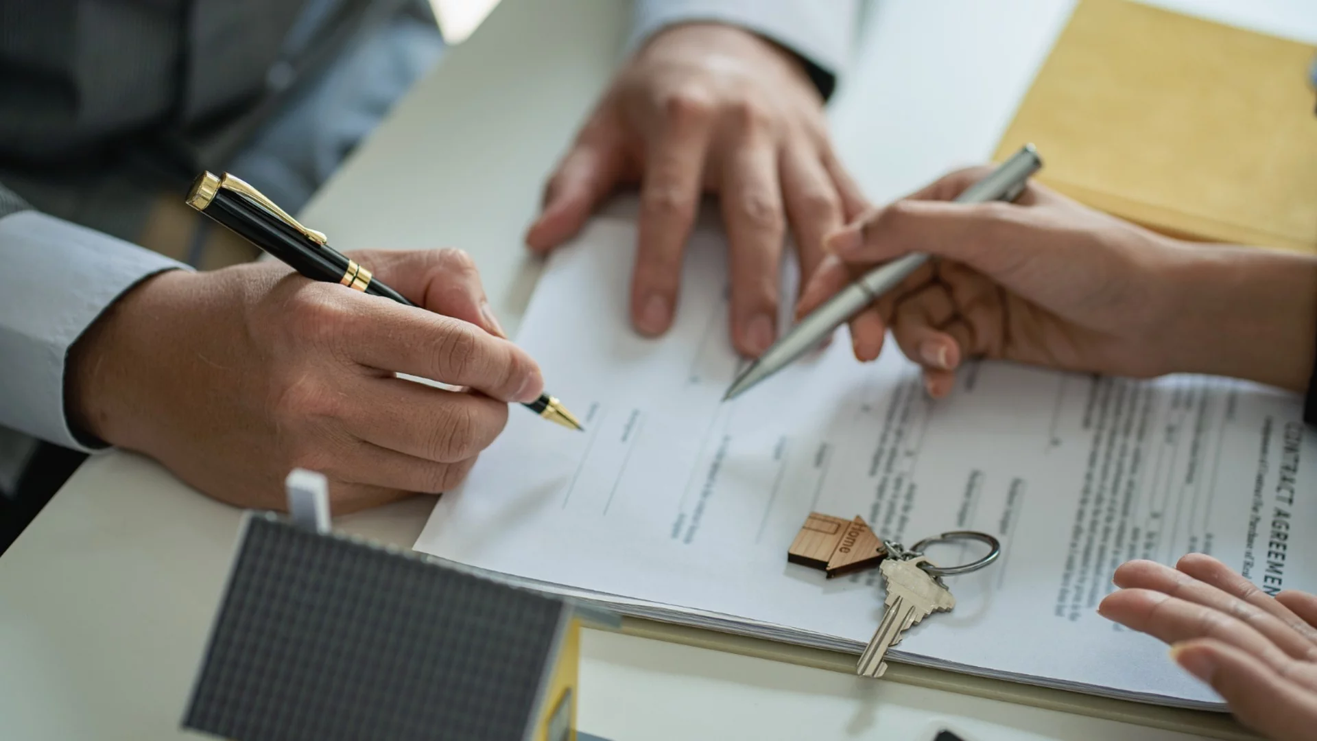 Не всеки ще може да научава всичко за сделките с имоти в България: Защо?