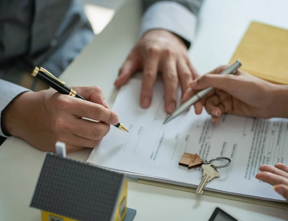 Не всеки ще може да научава всичко за сделките с имоти в България: Защо?