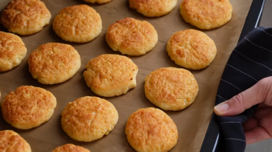 Само 4 съставки: Кето хлебчета с чесън 