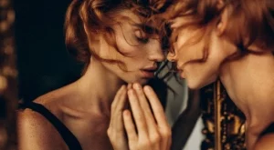 Лъжата, в която всяка зодия вярва за себе си (+ как да се освободи от нея)