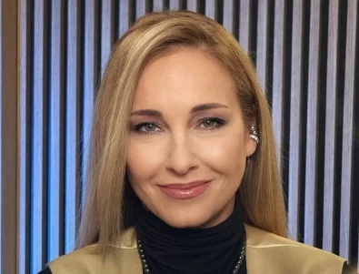 Алекс Раева показа ретро СНИМКИ с майка си и ѝ се обясни в любов