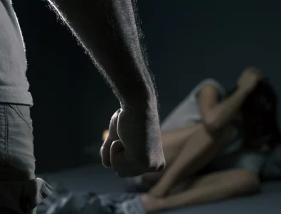 Татко, влюбих се в мъжкар: Папи Ханс и Деси Слава срещу домашното насилие (ВИДЕО)