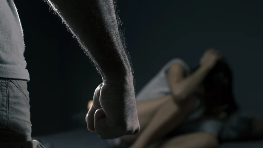 Татко, влюбих се в мъжкар: Папи Ханс и Деси Слава срещу домашното насилие (ВИДЕО)